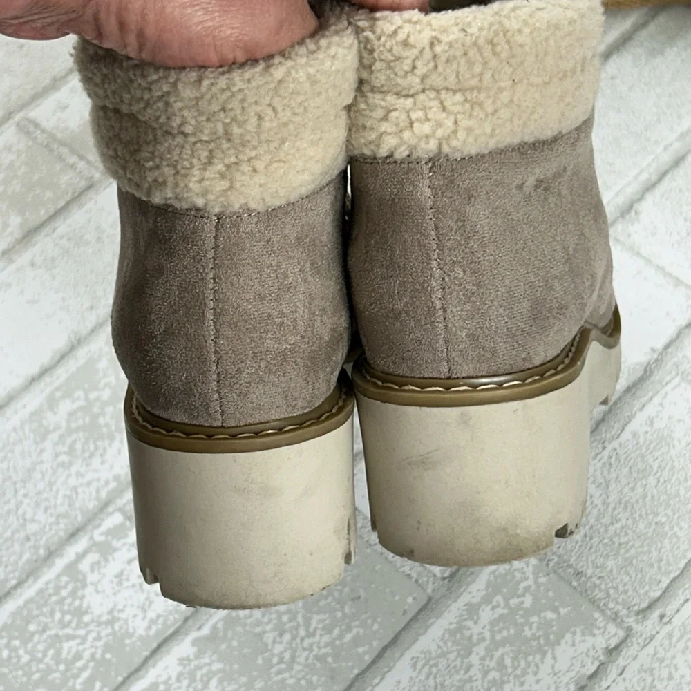 Kohl's Beige and Cream Winter Boots